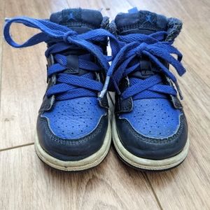 Air Jordan 1 Mid Sneakers